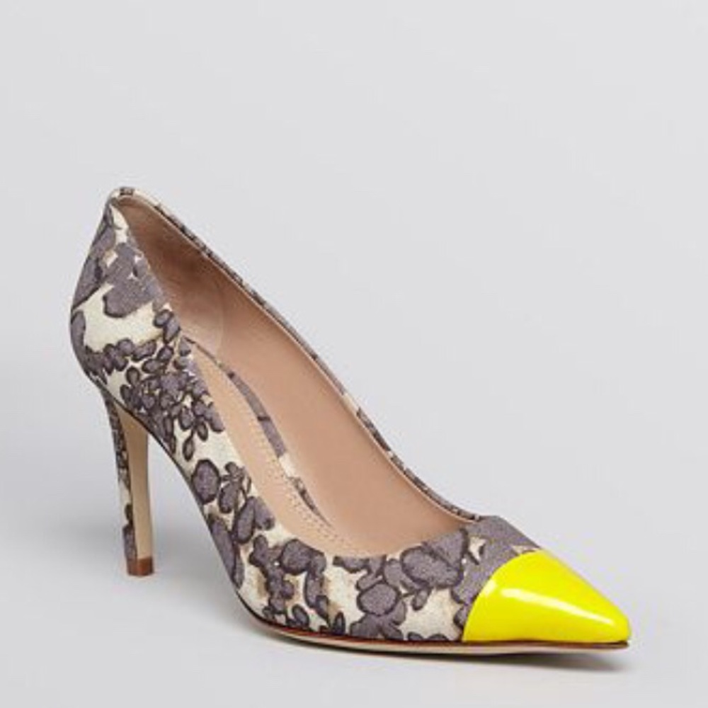TORY BURCH Pointed Toe Pumps